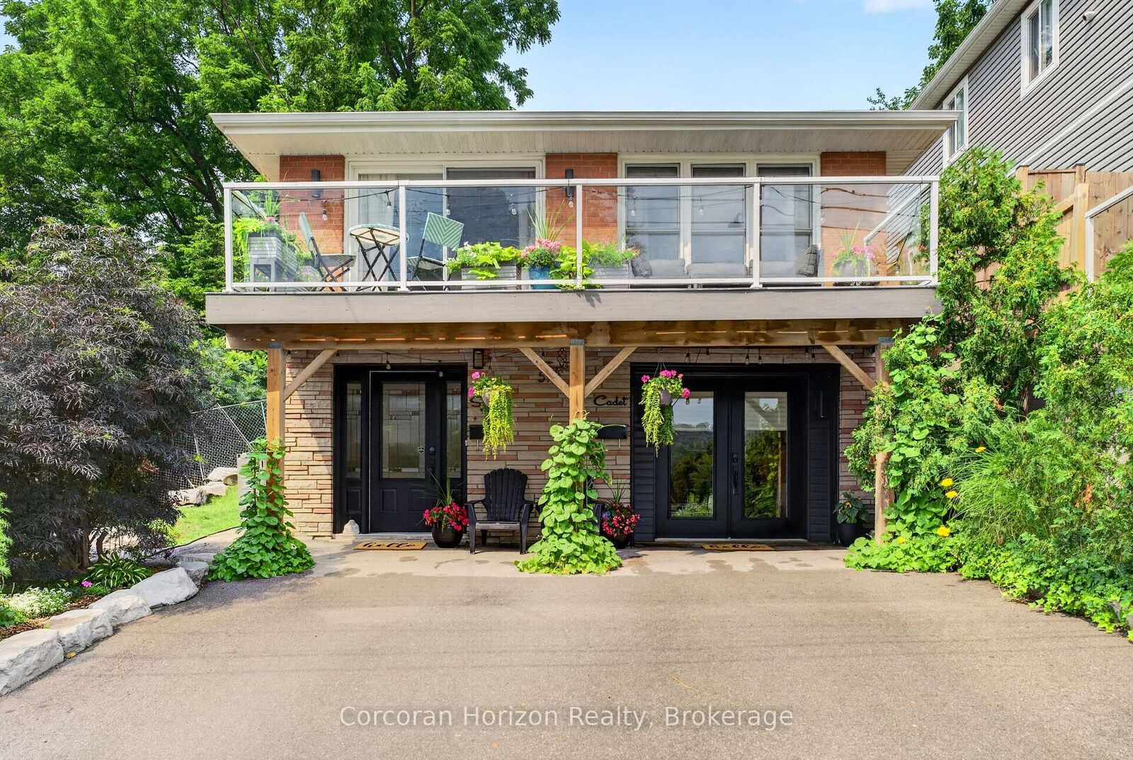 Property Photo:  592 Aberdeen Avenue  ON L8P 2T1 