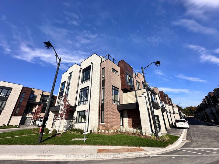 Property Photo: 101 Credit Lane ON L4E 1G9
