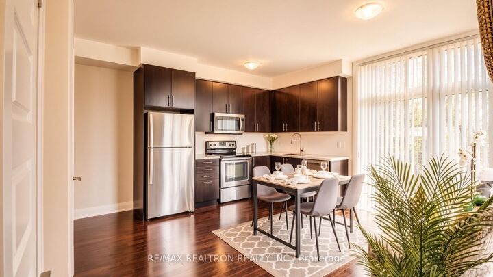 Property Photo:  23 Eldora Avenue 112  ON M2M 1R3 