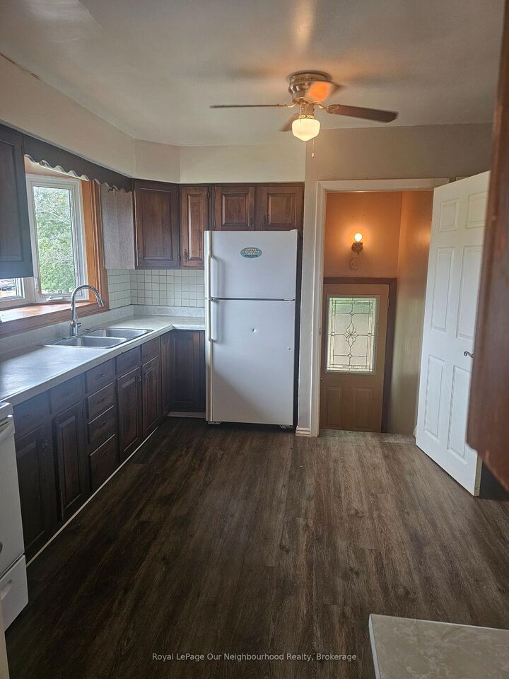 Property Photo:  1500 Lakeside Street  ON L1J 3Y3 