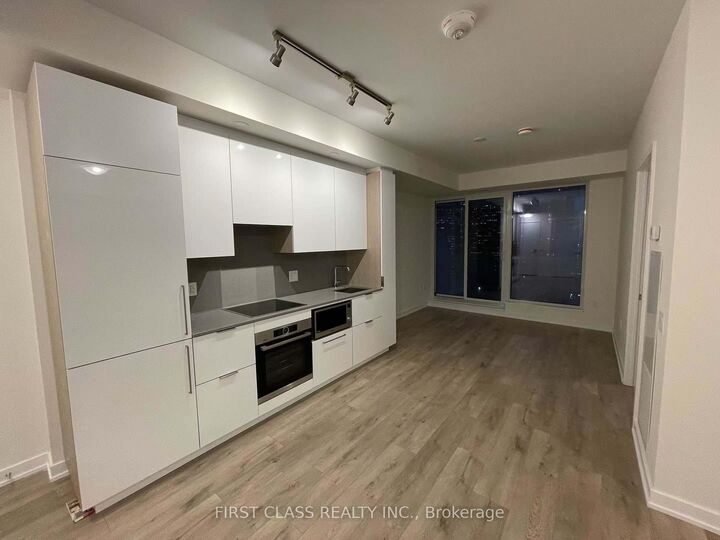 Property Photo:  28 Freeland Street 2505  ON M2E 0E3 