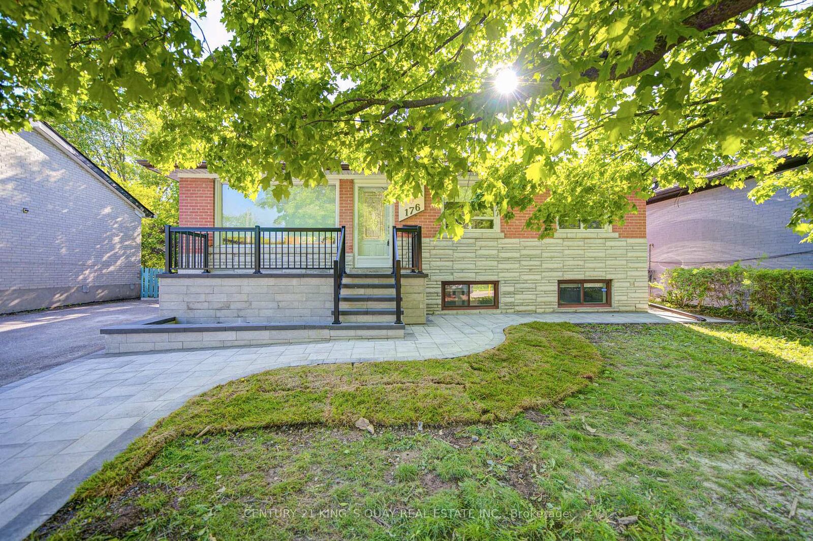 Property Photo:  176 Felix Road Main Floor  ON L4C 3M9 
