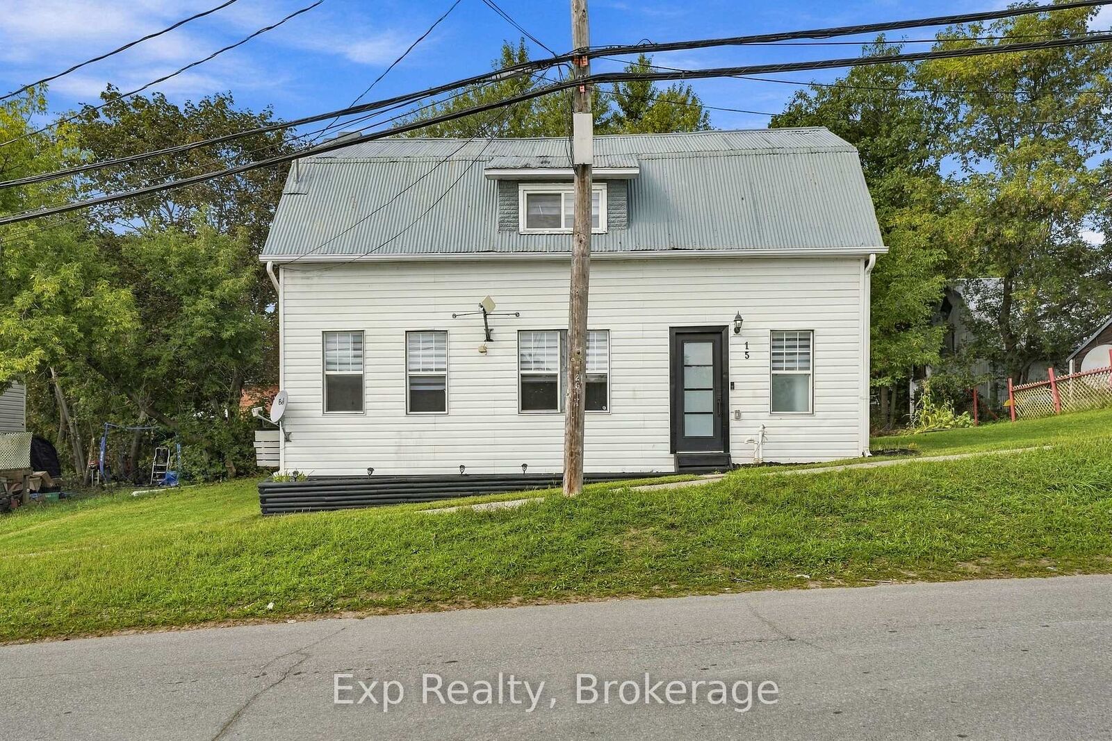 Property Photo:  15 Madoc Street  ON K0K 2M0 