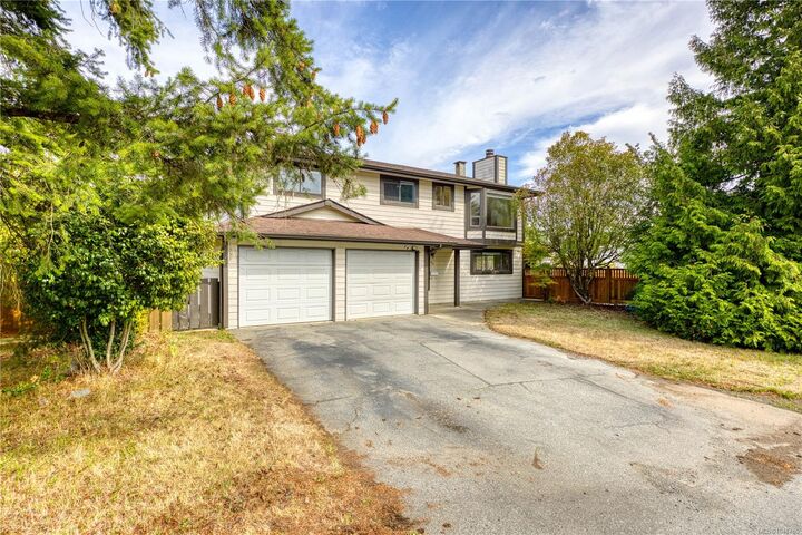 Property Photo:  540 Dundas St  BC V9T 1L6 