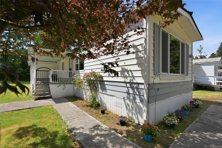 Property Photo:  1359 Cranberry Ave #105  BC V9R 6L5 