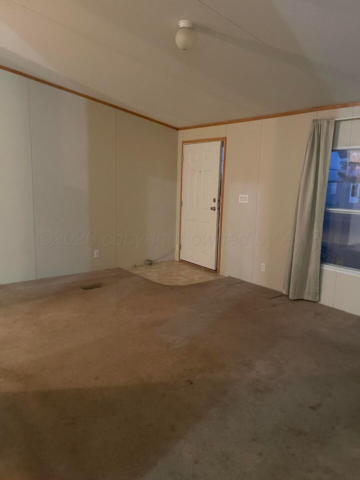 Property Photo: 401 N Grace Street TX 79084