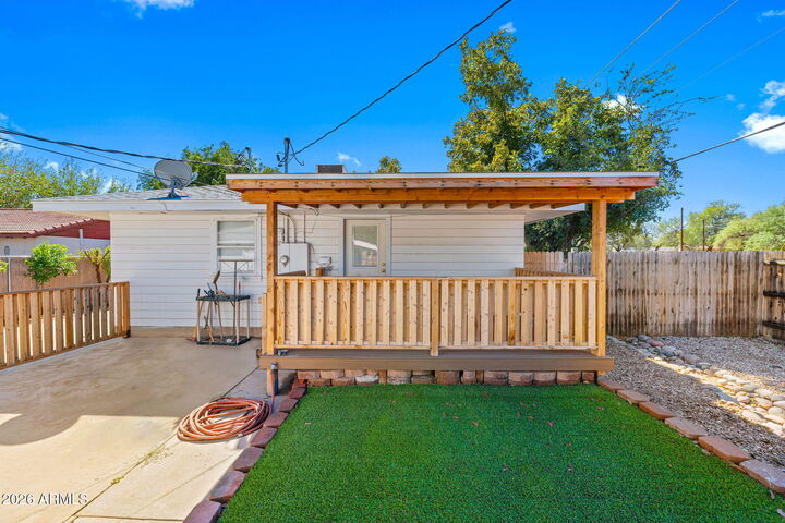 Property Photo:  296 Genung Avenue  AZ 85390 