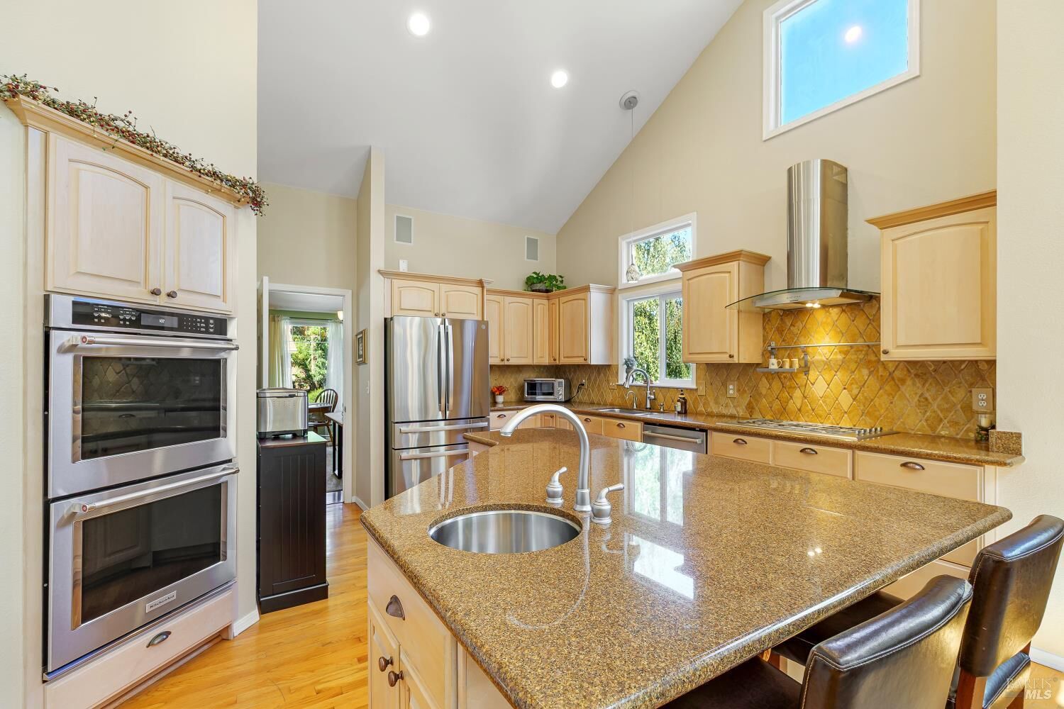 Property Photo:  525 Malobar Drive  CA 94945 