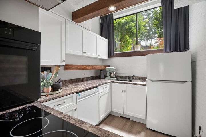 Property Photo:  520 Cardiff Way  BC V3H 3T3 