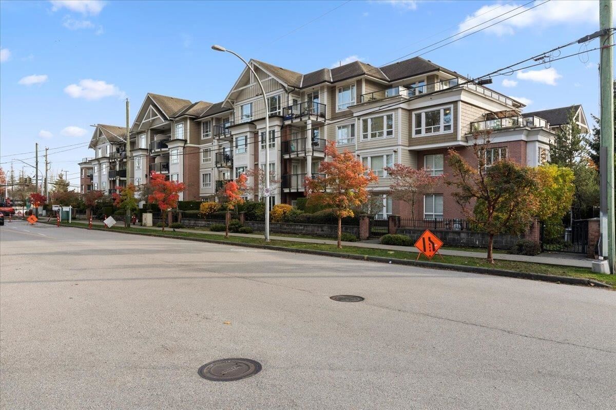 Property Photo:  14960 102A Avenue 304  BC V3R 6A3 
