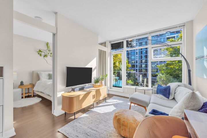 Property Photo:  1777 W 7th Avenue 317  BC V6J 0E5 