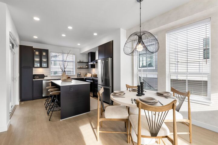 Property Photo:  2891 Montrose Avenue 29  BC N0N 0N0 