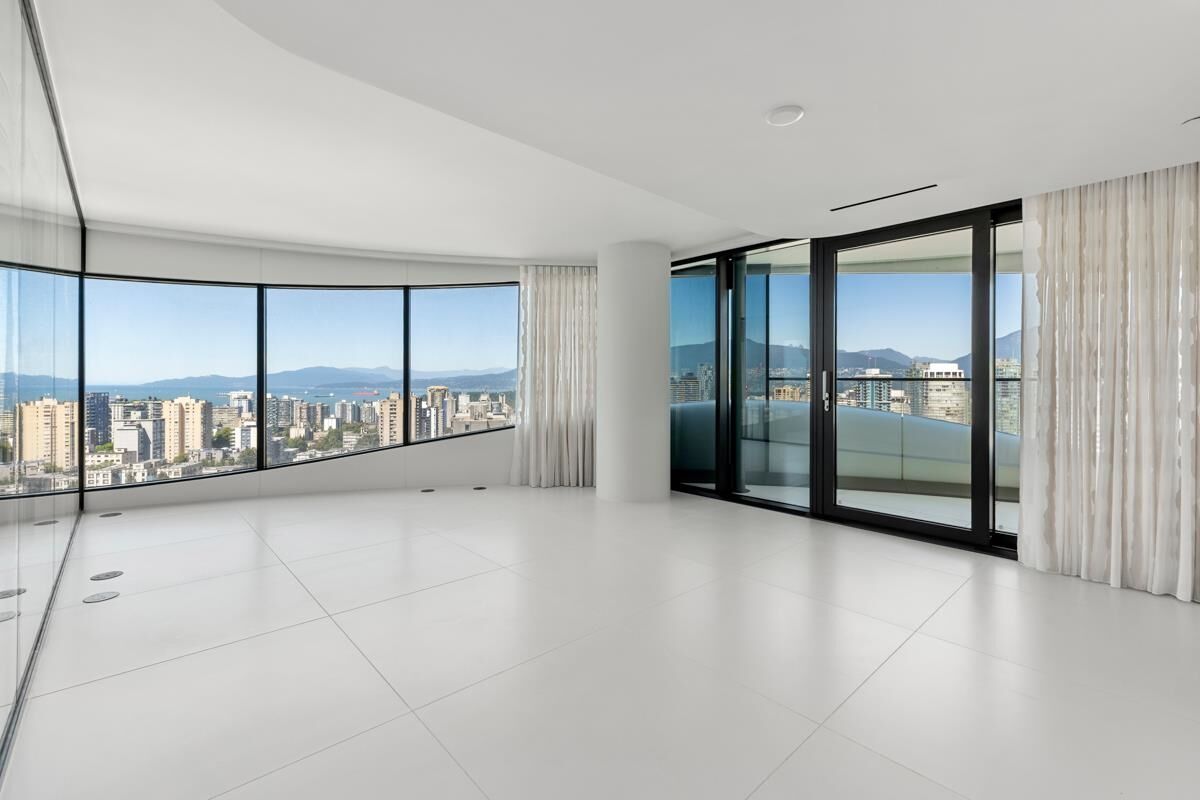 Property Photo:  1033 Nelson Street 2406  BC V6E 0E5 