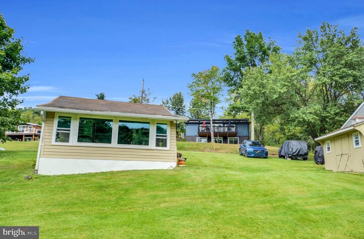 Property Photo:  473 N Shore Drive  PA 19534 