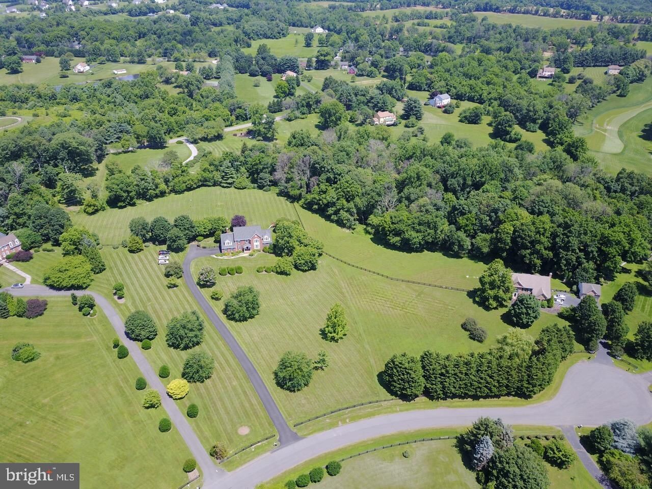 Property Photo: 17508 Pinehurst Court VA 20132