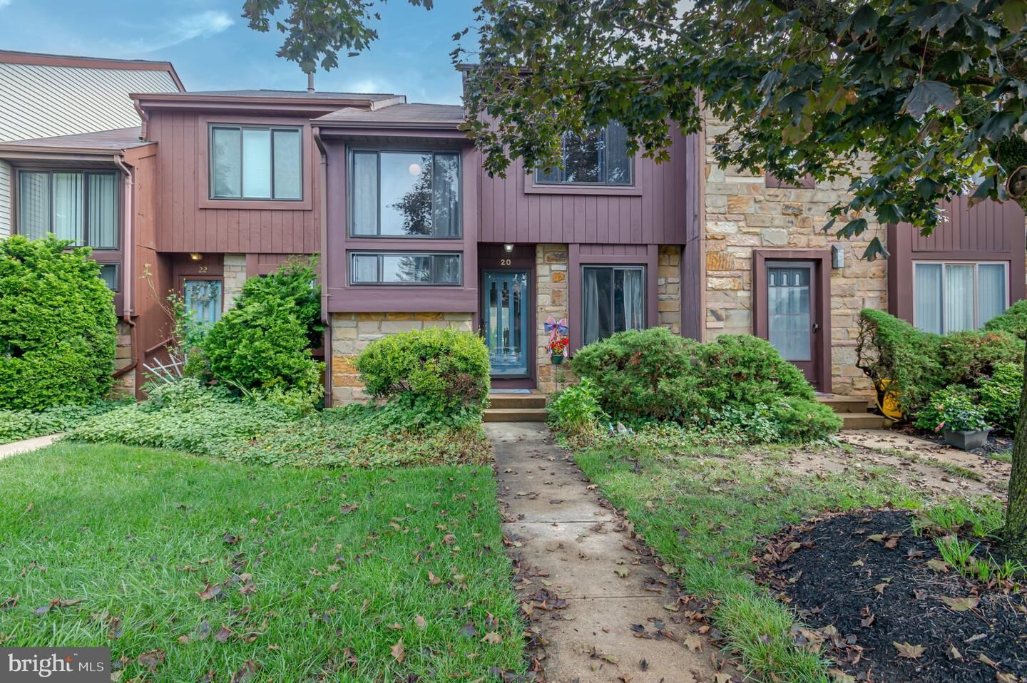 Property Photo:  20 Kelly Court  NJ 08690 