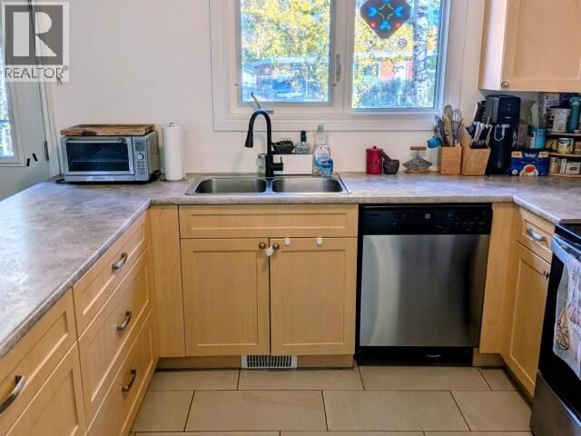 Property Photo: 25 Takhini Ave YT Y1A 3N5