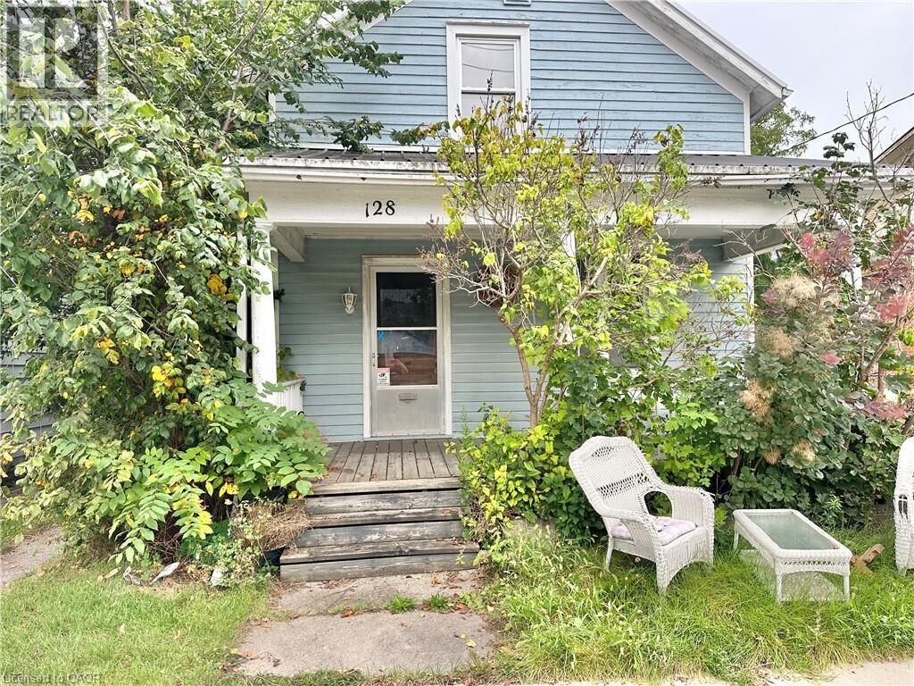 Property Photo:  128 Kent Street South  ON N3Y 2Y1 