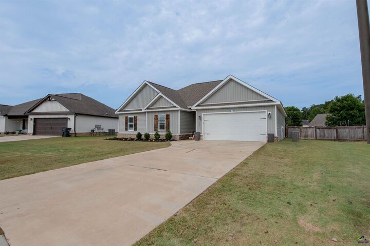 Property Photo: 121 Locks Heath Court GA 31069
