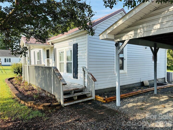 Property Photo:  24 Forest Hill Road  NC 27295 