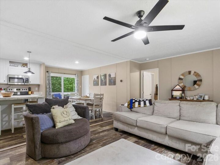 Property Photo: 472 Laurel Heights Drive NC 28714