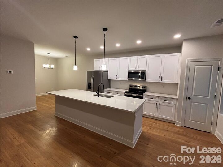 Property Photo: 4811 Victoria Avenue NC 28269
