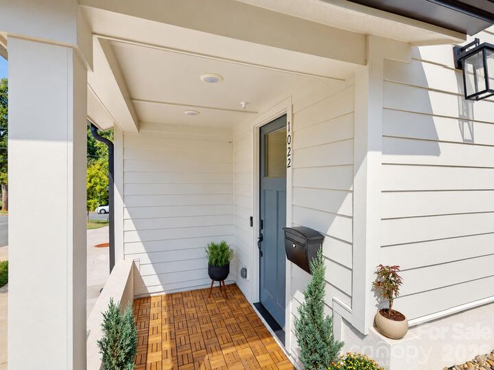 Property Photo:  2022 Margaret Brown Street 7  NC 28202 