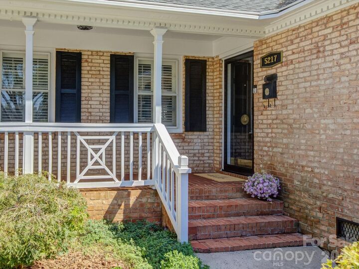 Property Photo: 5217 Londonderry Road NC 28210
