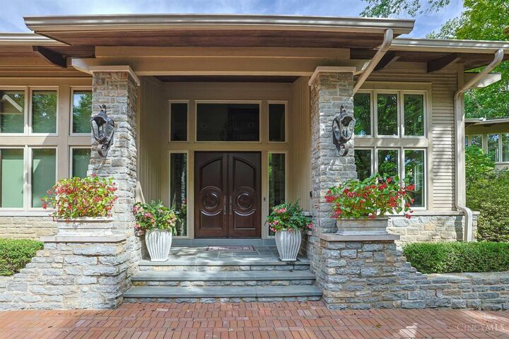 Property Photo: 736 Elsinboro Drive OH 45226