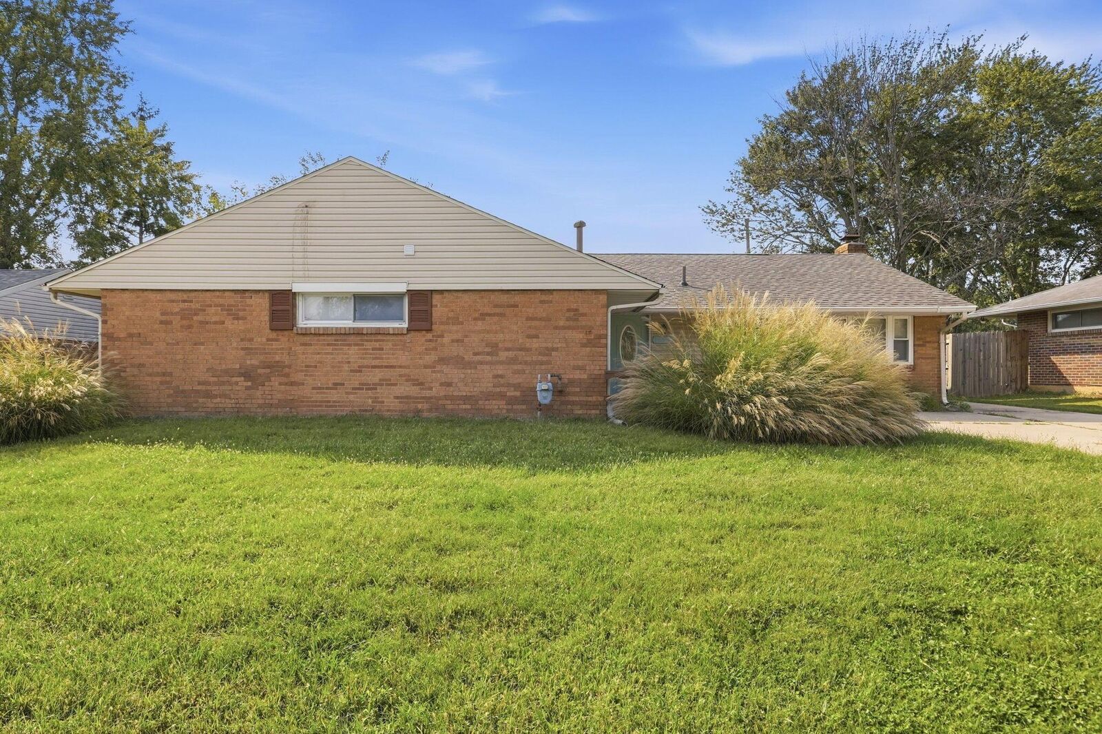 Property Photo:  1739 Pickering Drive  OH 43068 