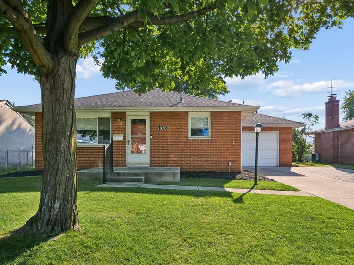 Property Photo:  1076 Chestershire Road  OH 43204 