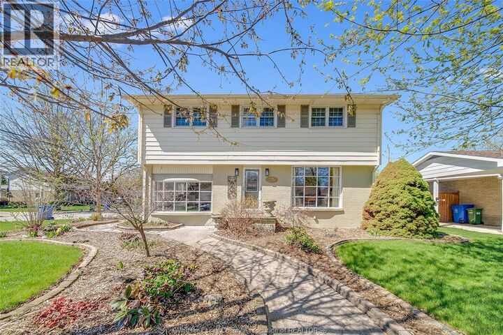 Property Photo: 391 Betty Drive ON N8S 3W9