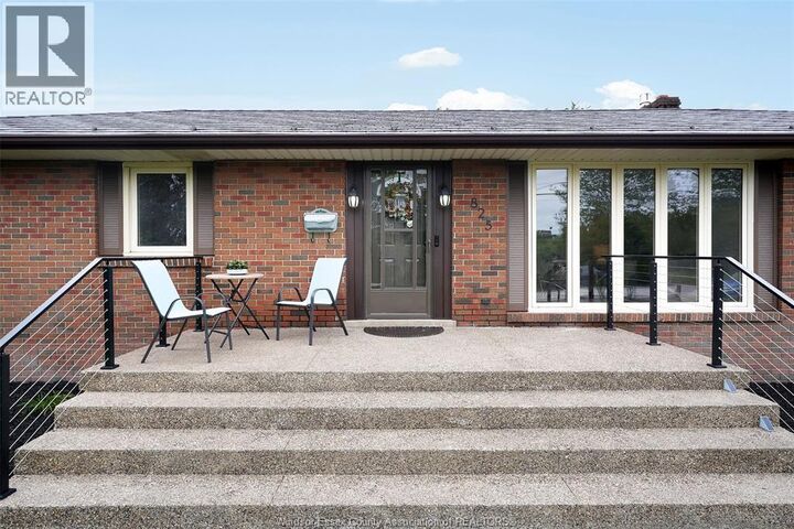 Property Photo:  825 Morton Drive  ON N9J 3V3 