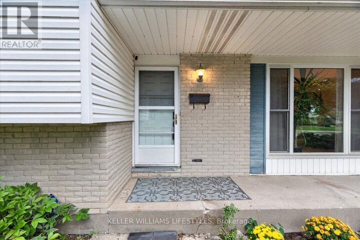 Property Photo: 76 Fox Mill Crescent ON N6J 2B4