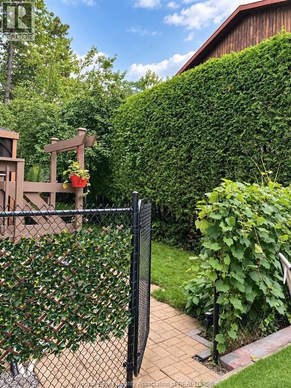 Property Photo:  22 Northview Road  ON K2E 6A7 