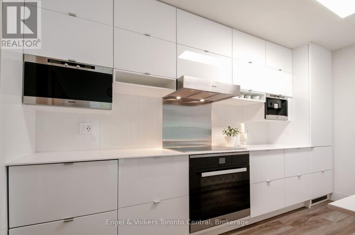 Property Photo:  19 Dawson Drive 50  ON L9Y 5B4 