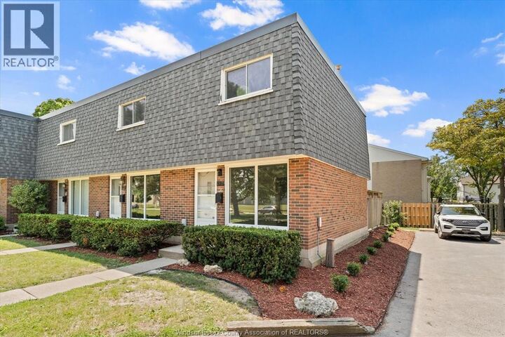 Property Photo:  272 Victoria Street 40  ON N9V 2K5 