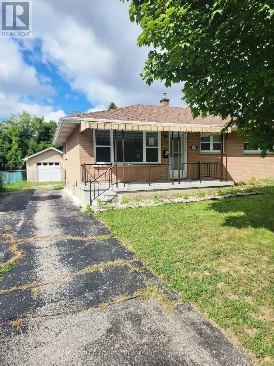 Property Photo:  1918 Duluth Crescent  ON N5V 1H7 