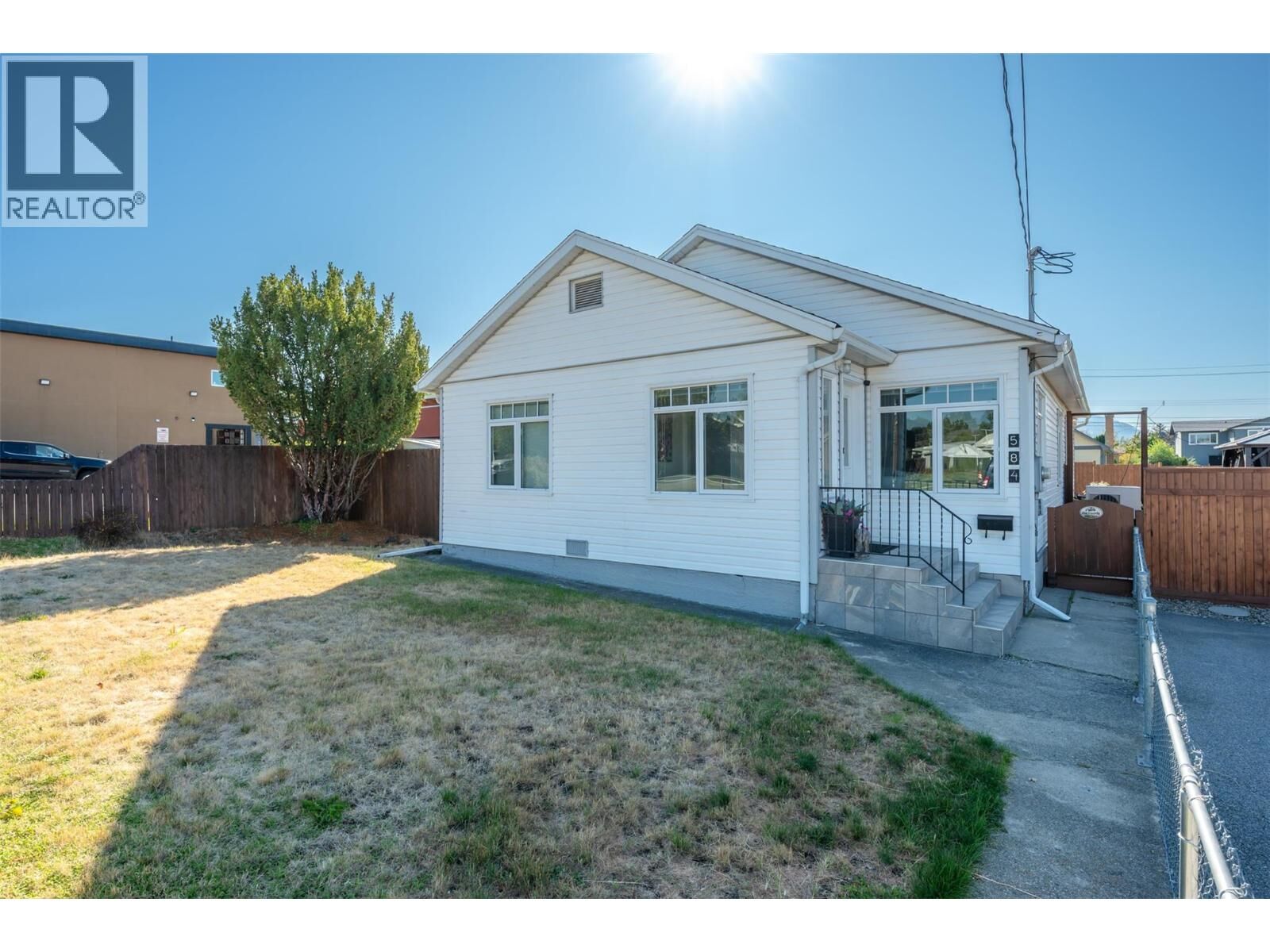 Property Photo:  584 Edna Avenue  BC V2A 2M2 