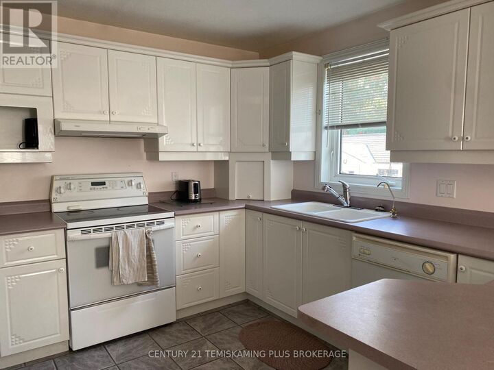Property Photo:  430 Main Street  ON P0J 1K0 