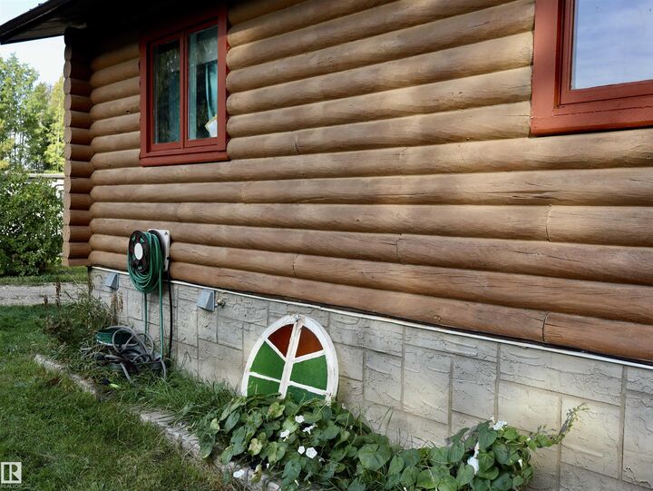 Property Photo: 108 59311 Rge Rd 52 AB T7N 1N3