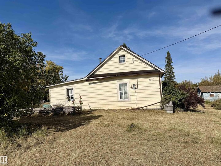 Property Photo:  4910 50 Avenue  AB T0A 3E0 