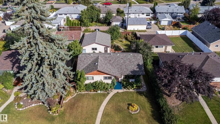 Property Photo: 4808 106 Avenue NW AB T6A 1E6