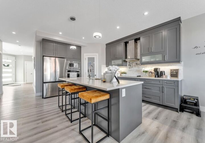 Property Photo: 6602 38 Avenue AB T4X 2C5