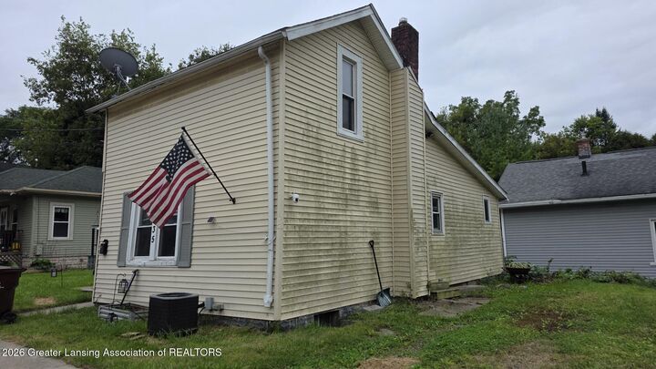 Property Photo: 1335 N Walnut Street MI 48906