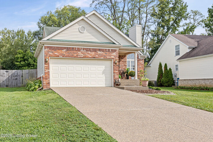 Property Photo: 703 Eastgate Village Pl KY 40223