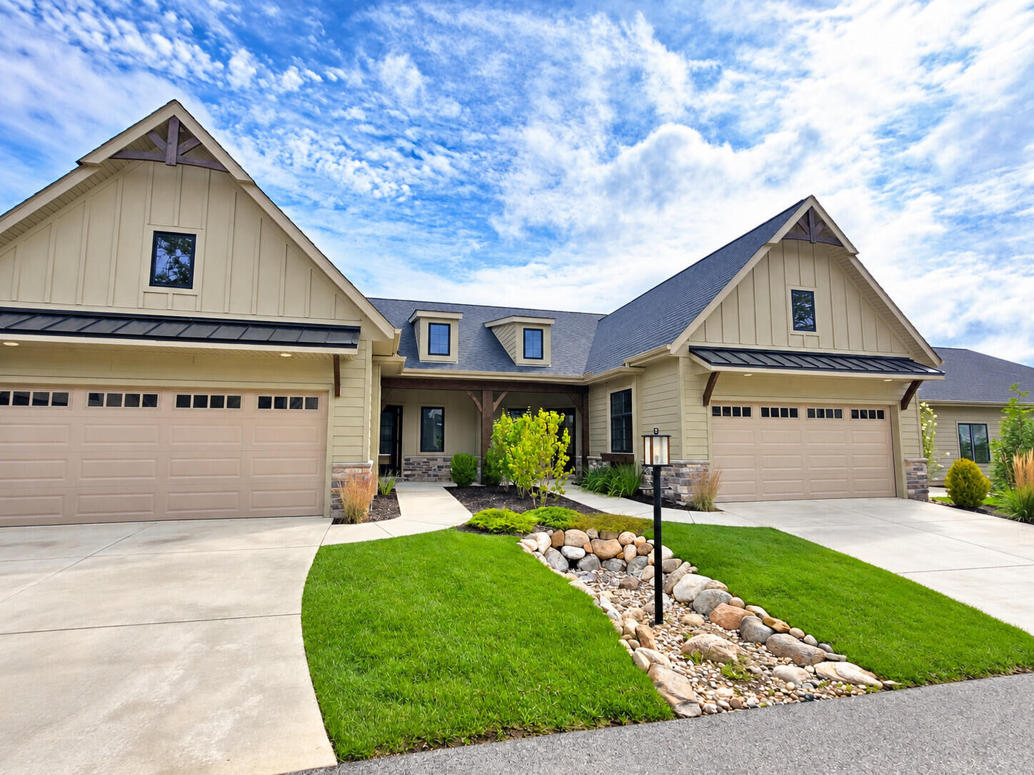 Property Photo: 1916 W Woodglen Circle IN 46383
