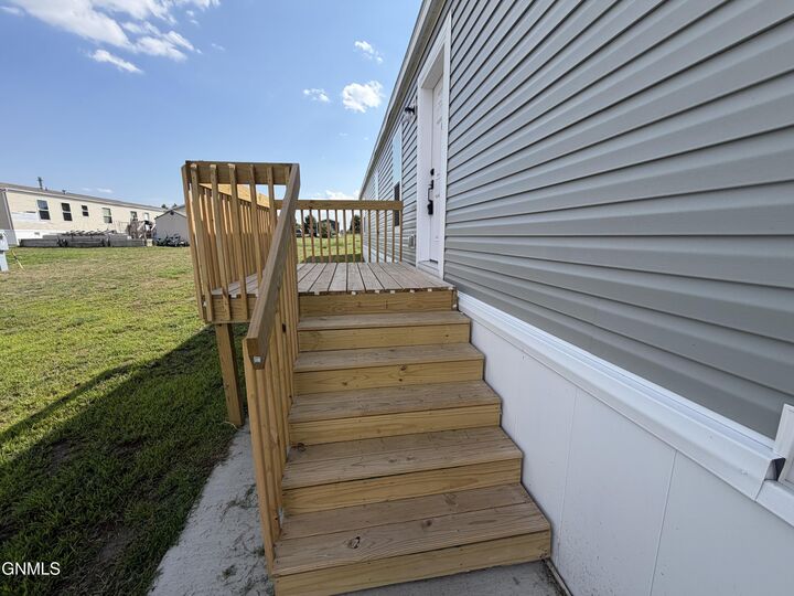 Property Photo:  284 Partridge Lane  ND 58504 