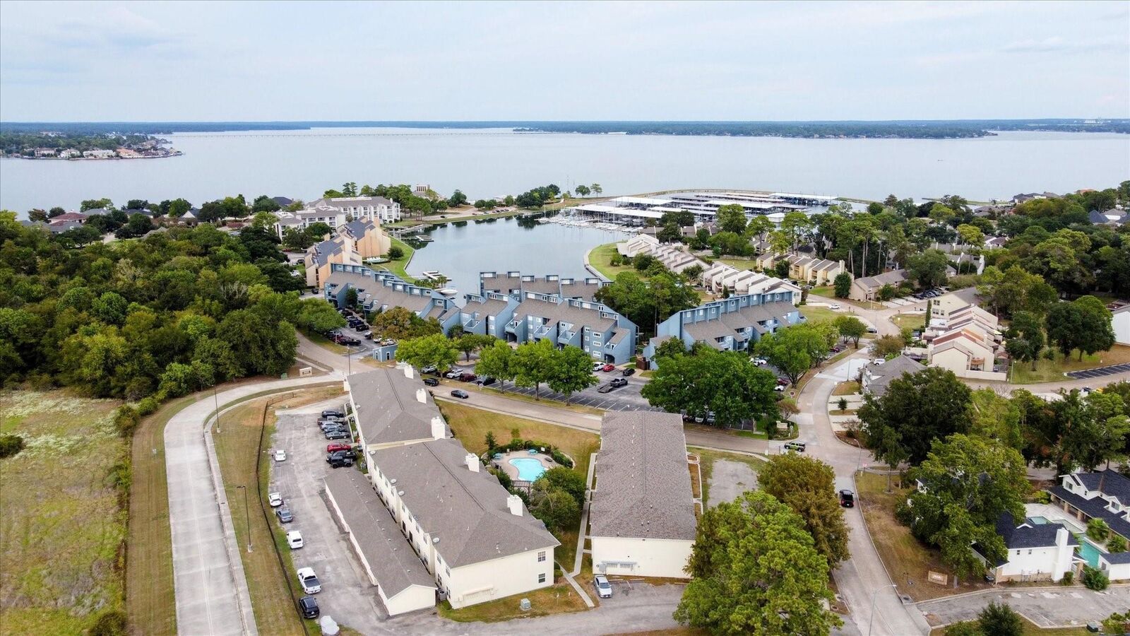 Property Photo:  12565 Melville Drive 114  TX 77356 
