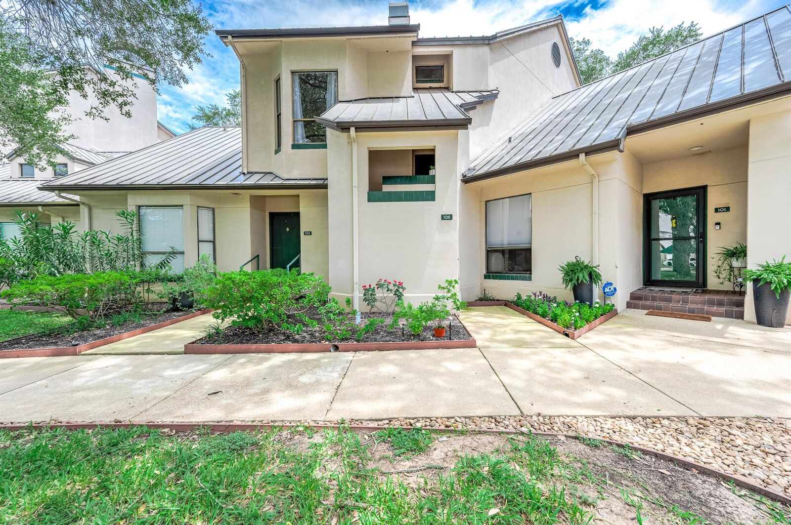 Property Photo:  4144 Greystone Way 105  TX 77479 